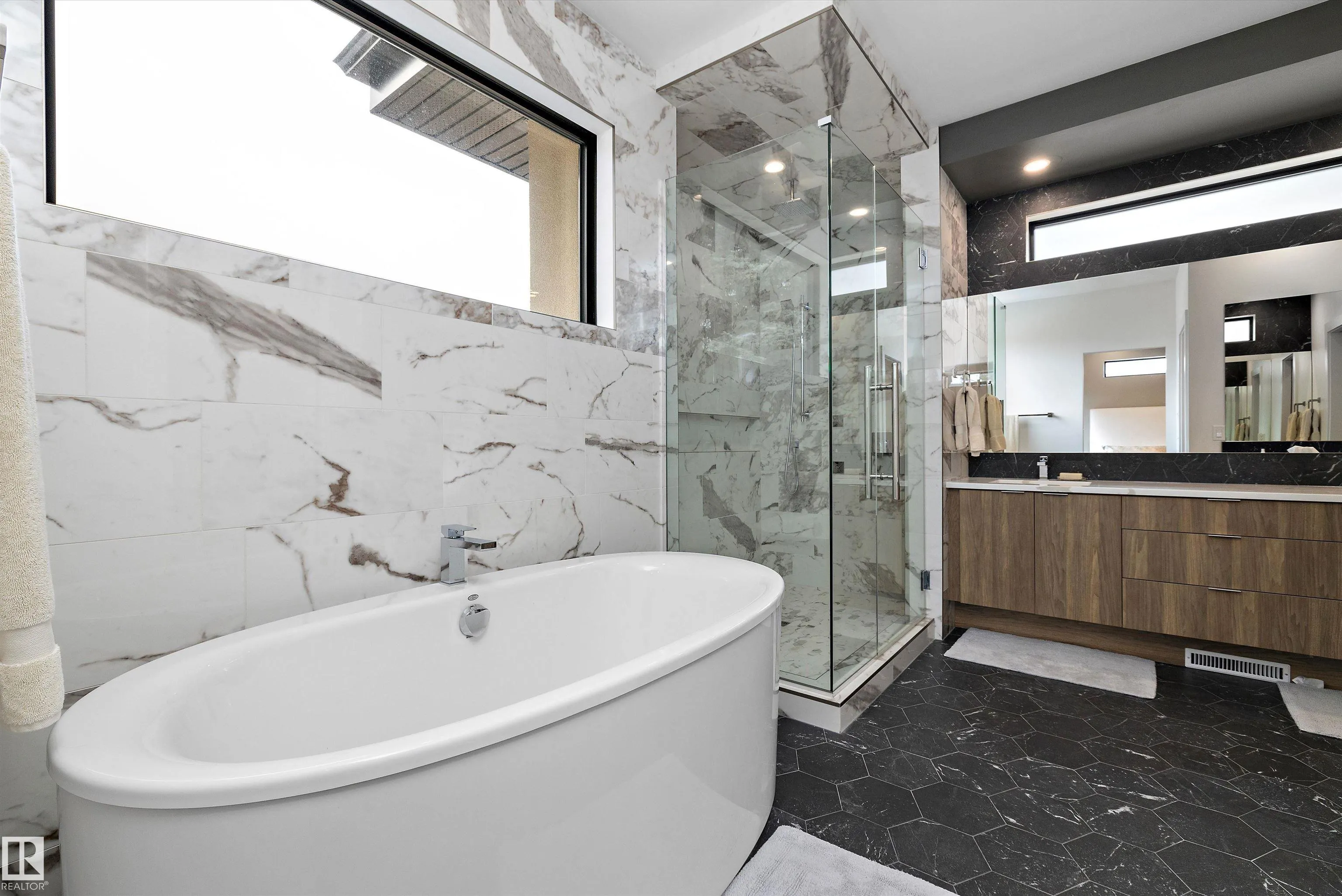 44A VALLEYVIEW Crescent