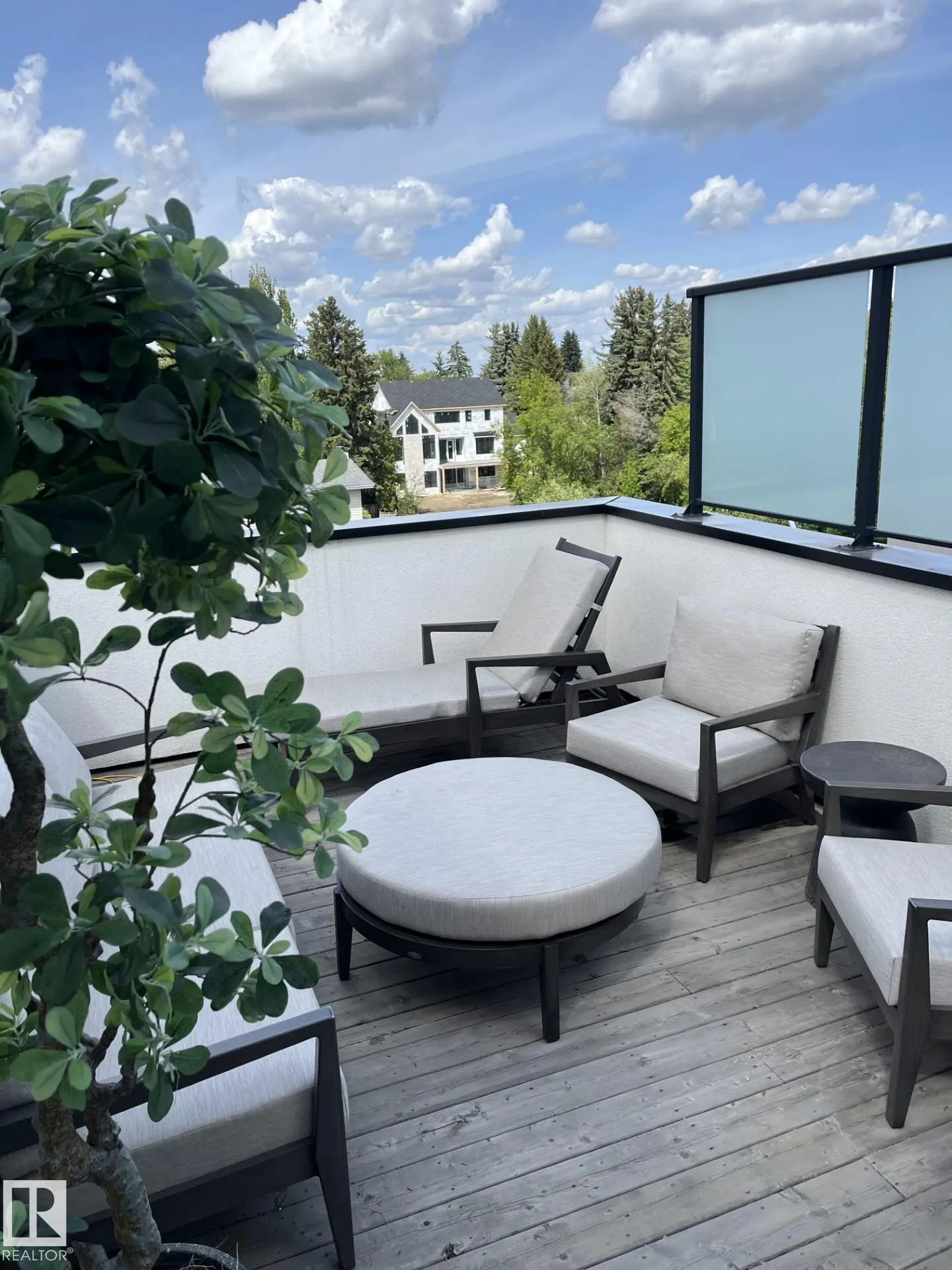 44A VALLEYVIEW Crescent