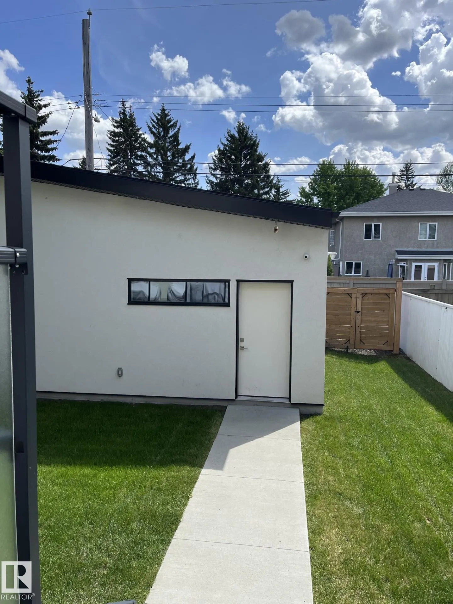 44A VALLEYVIEW Crescent