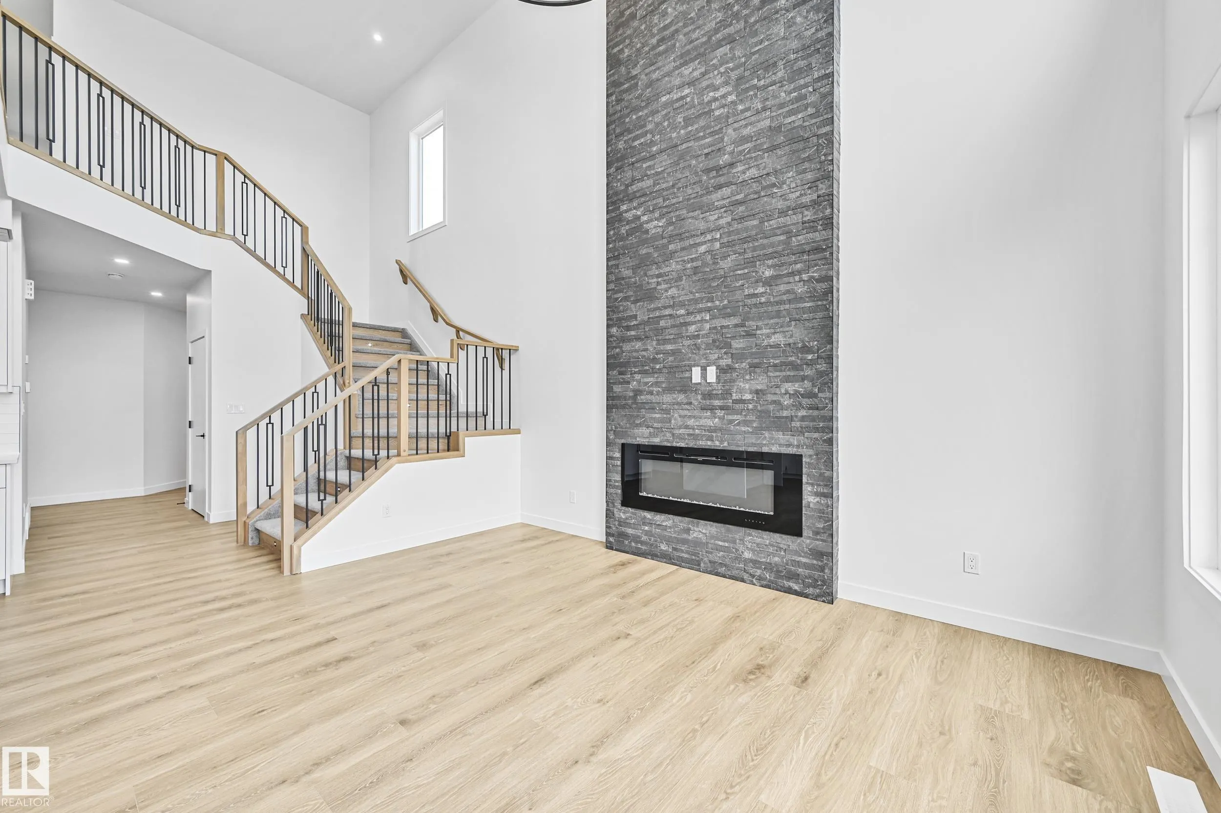 14 ENNS Court