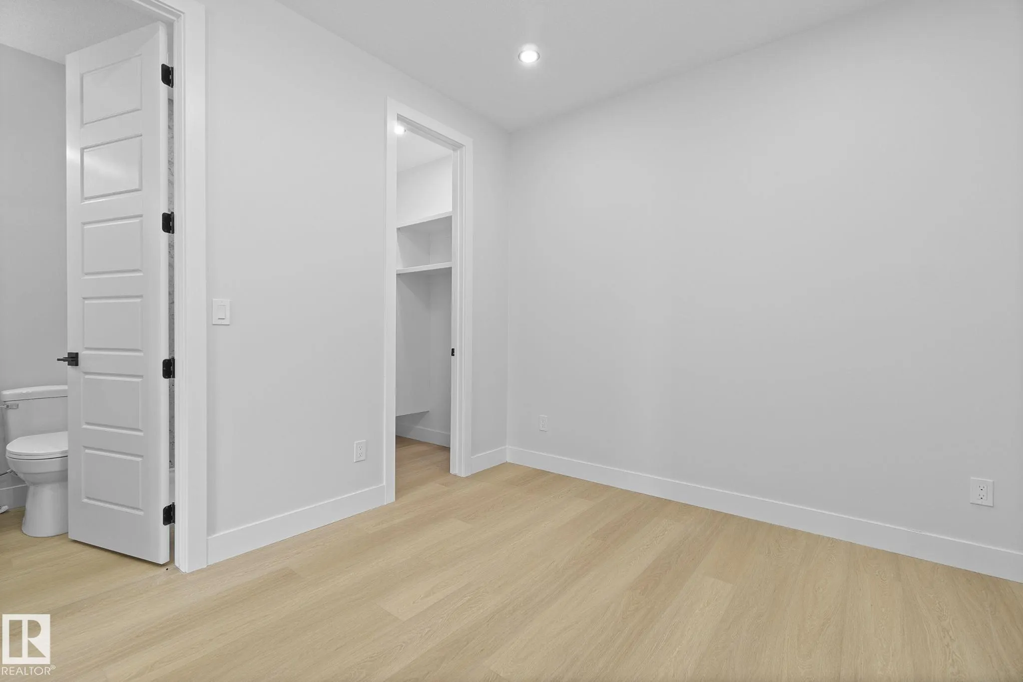 8105 GOURLAY Place