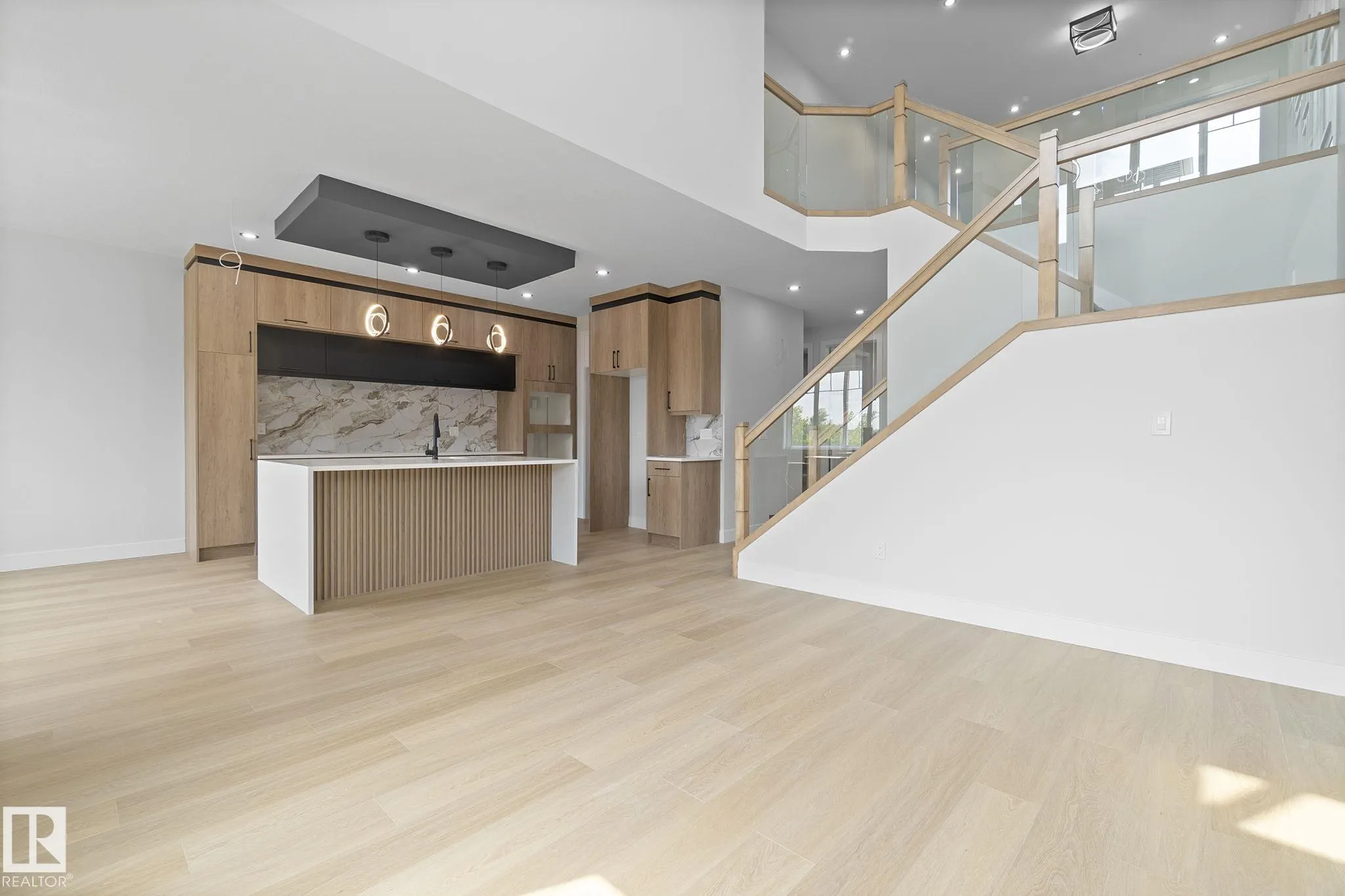 8105 GOURLAY Place