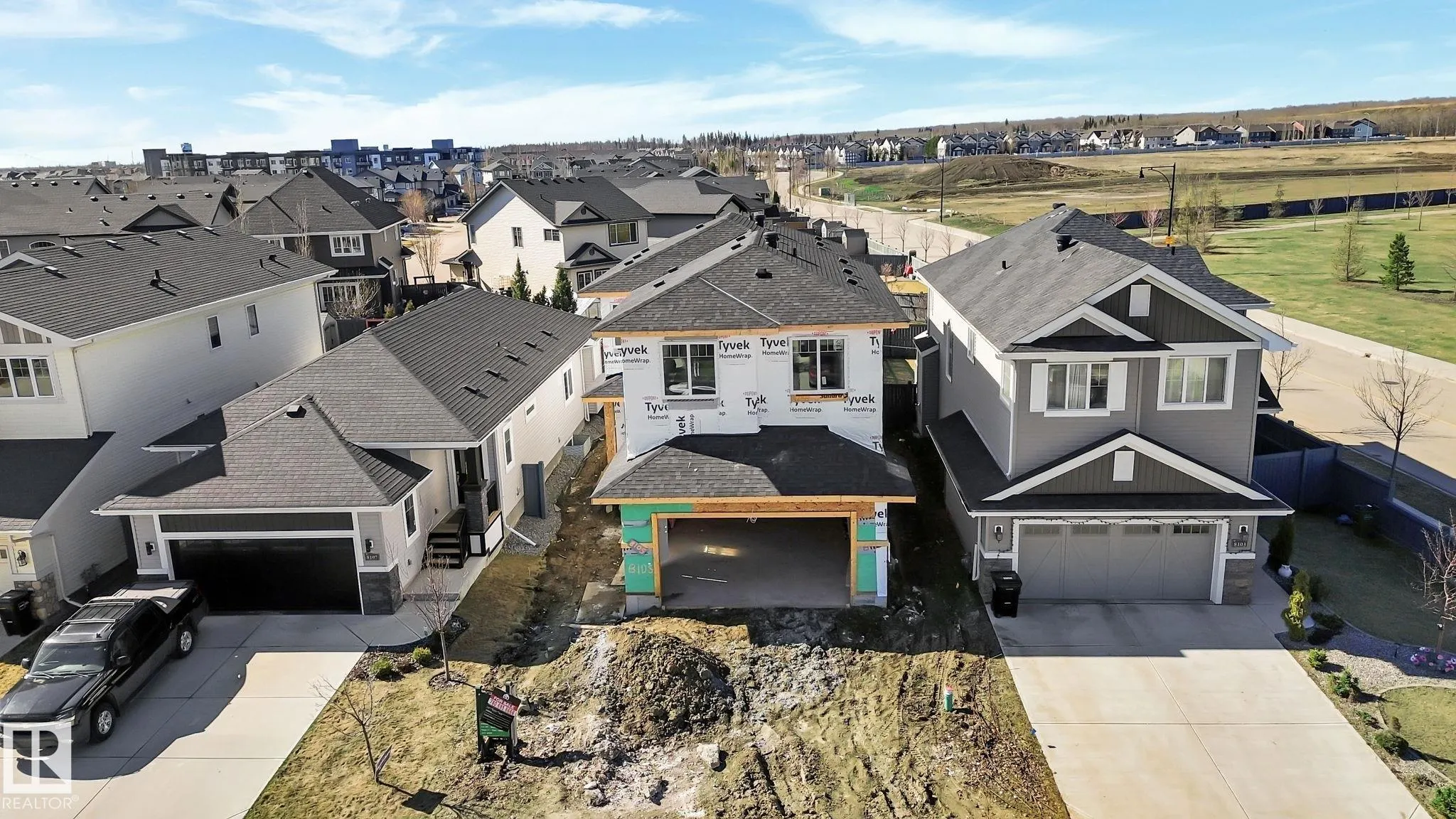 8105 GOURLAY Place