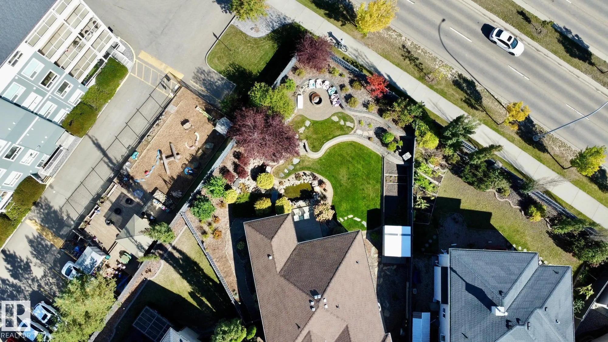 928 THOMPSON Place