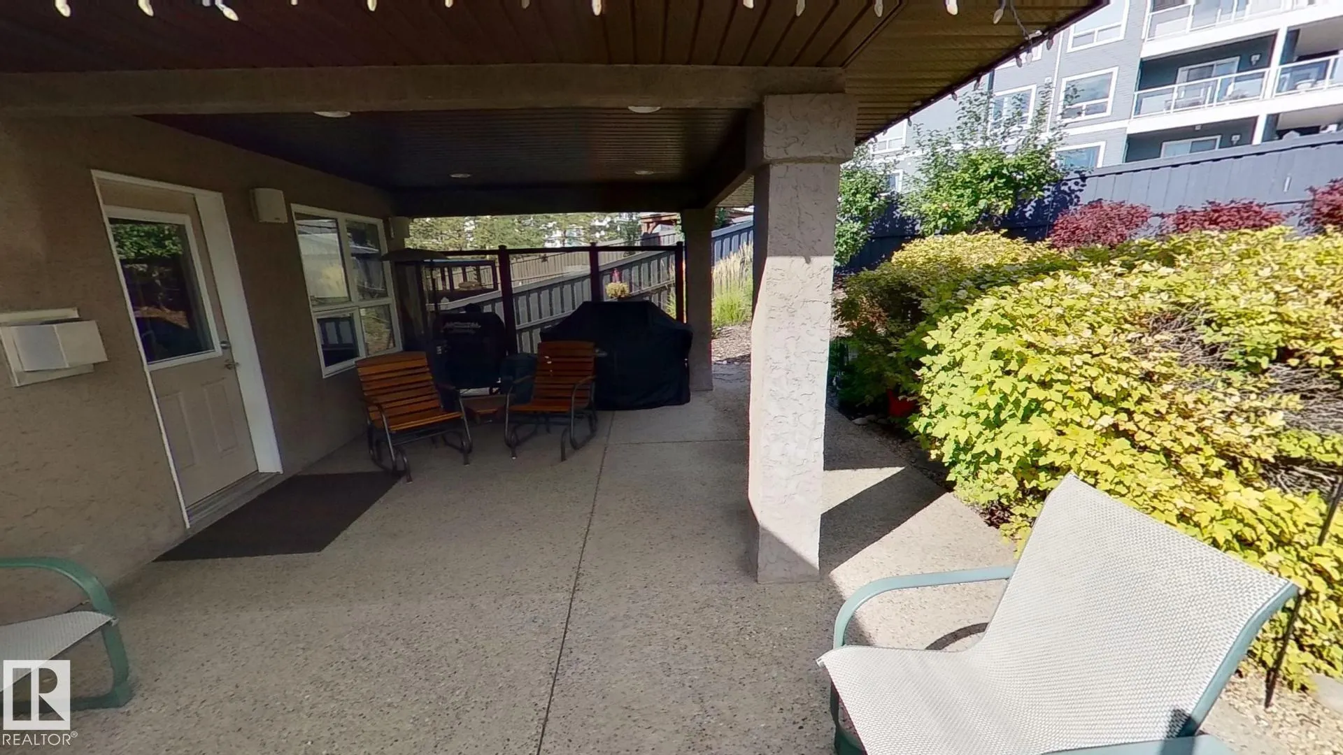 928 THOMPSON Place