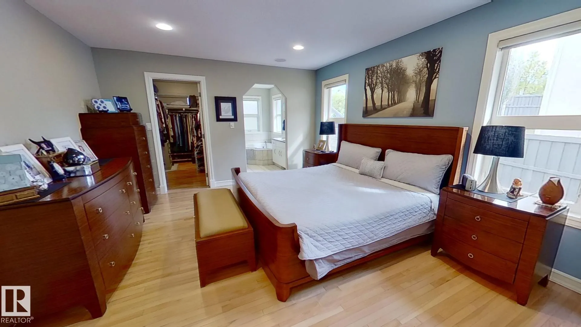 928 THOMPSON Place