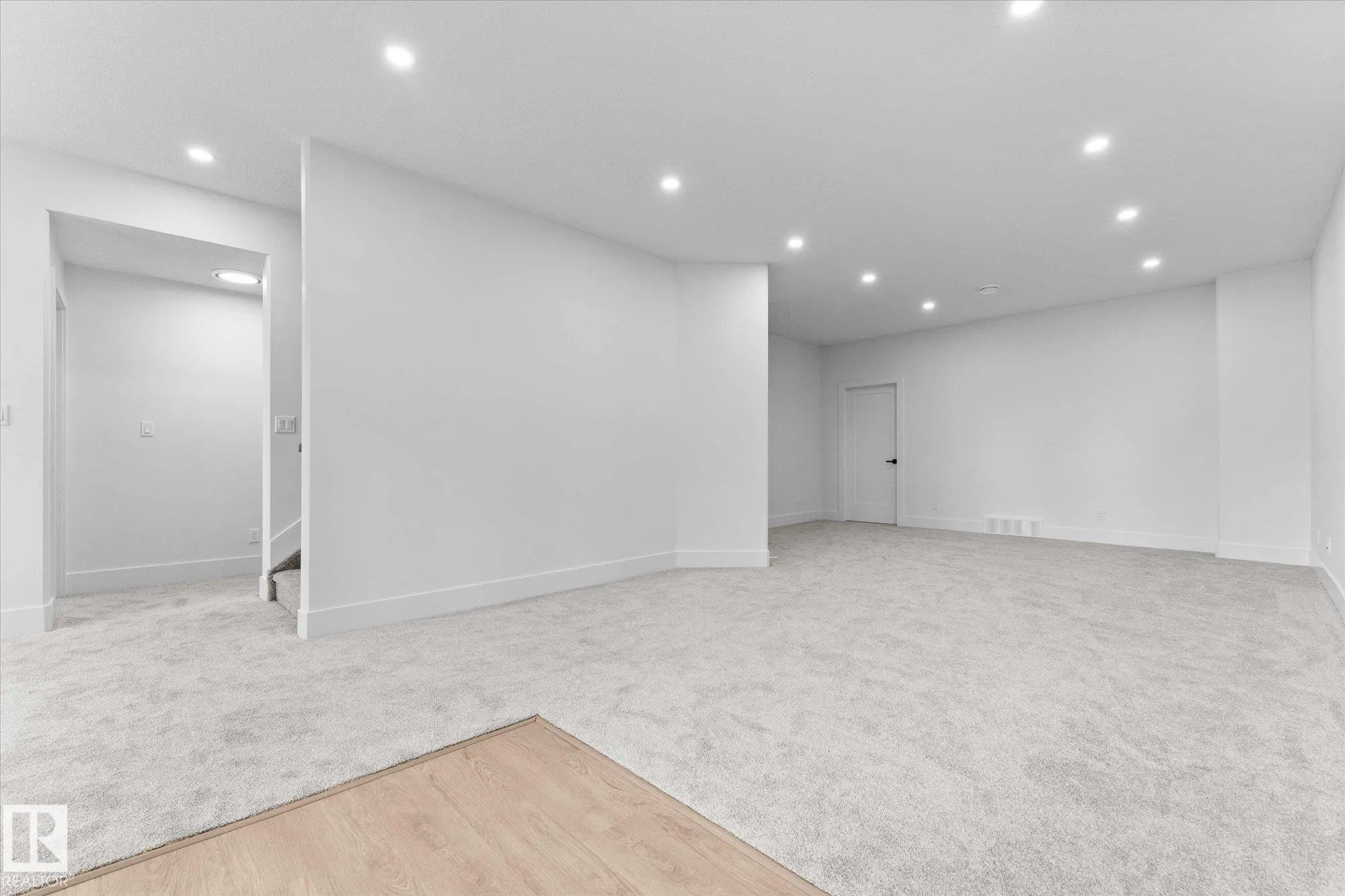 325 MEADOWVIEW Drive