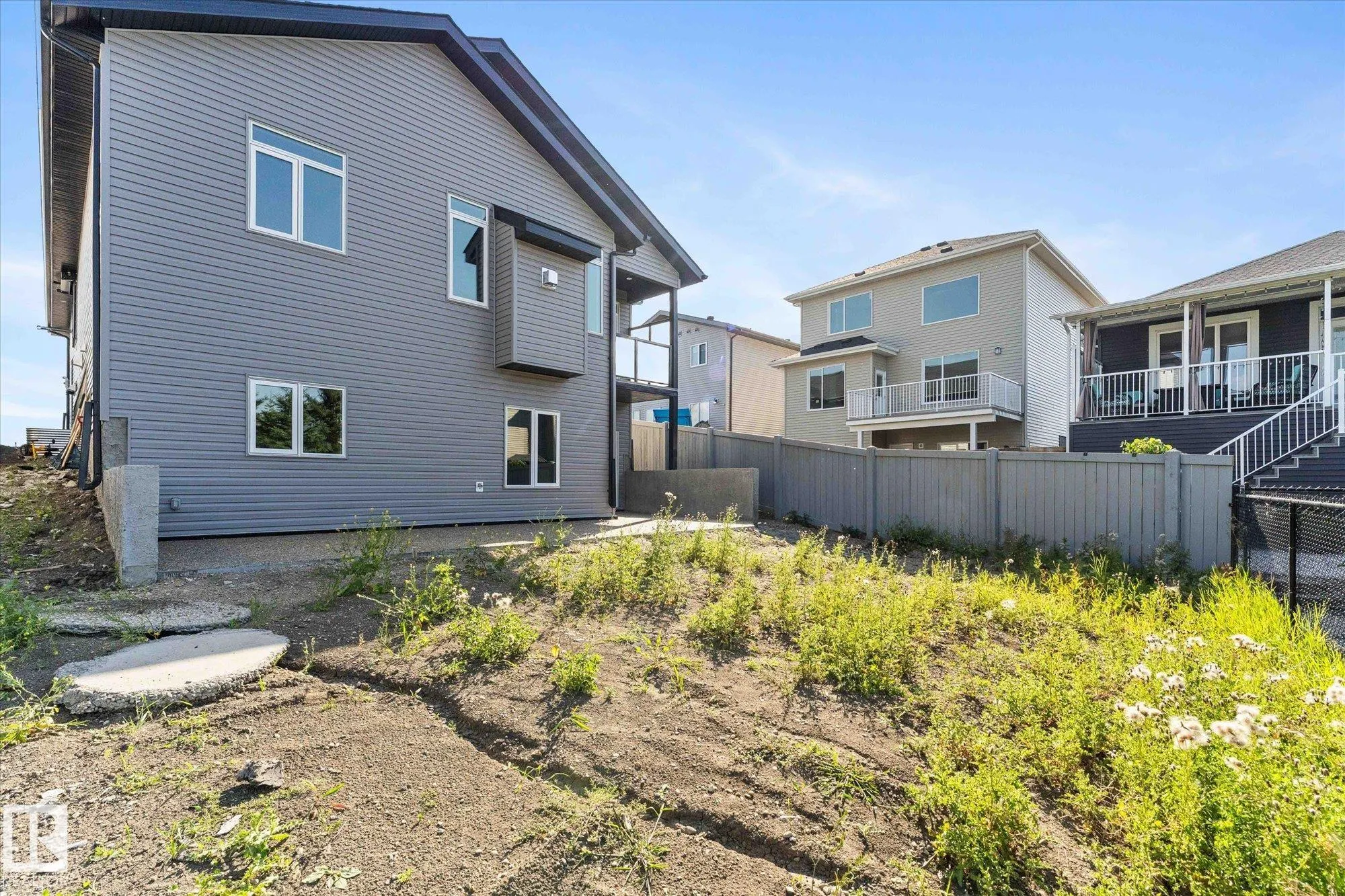325 MEADOWVIEW Drive