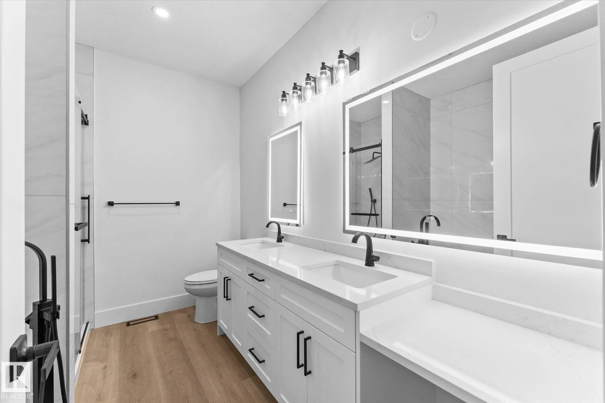 325 MEADOWVIEW Drive