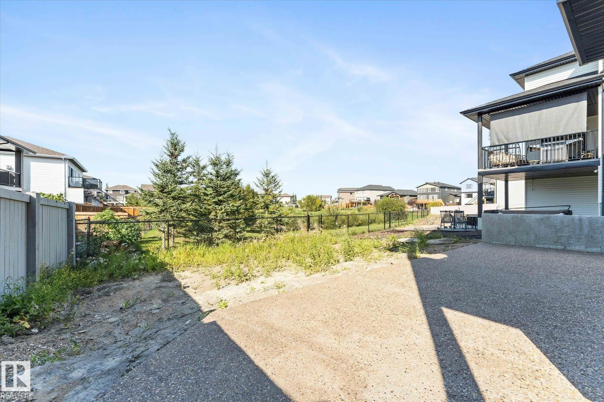 325 MEADOWVIEW Drive