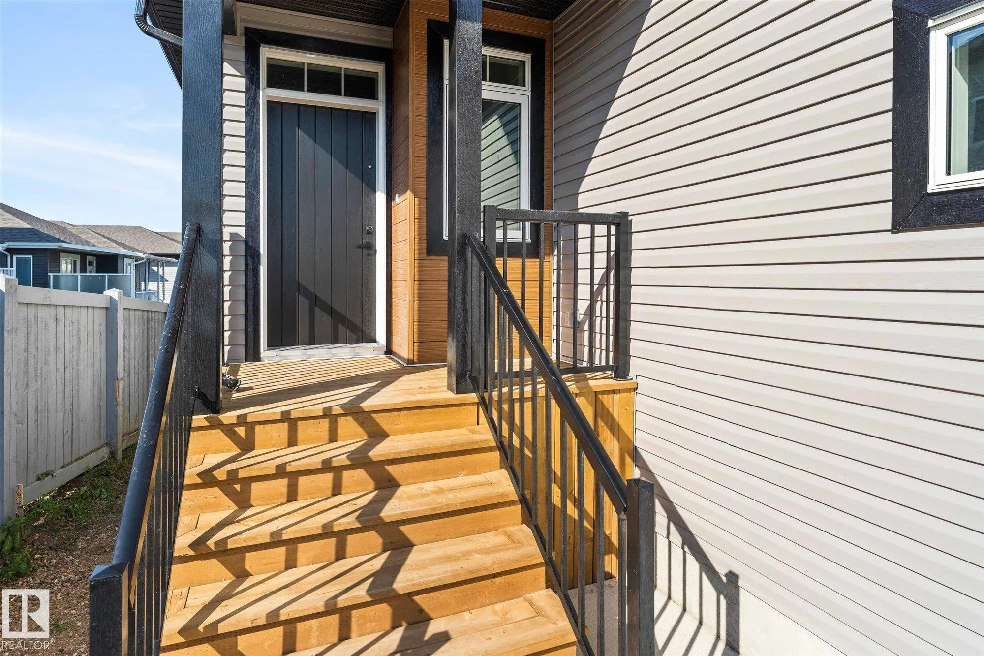 325 MEADOWVIEW Drive