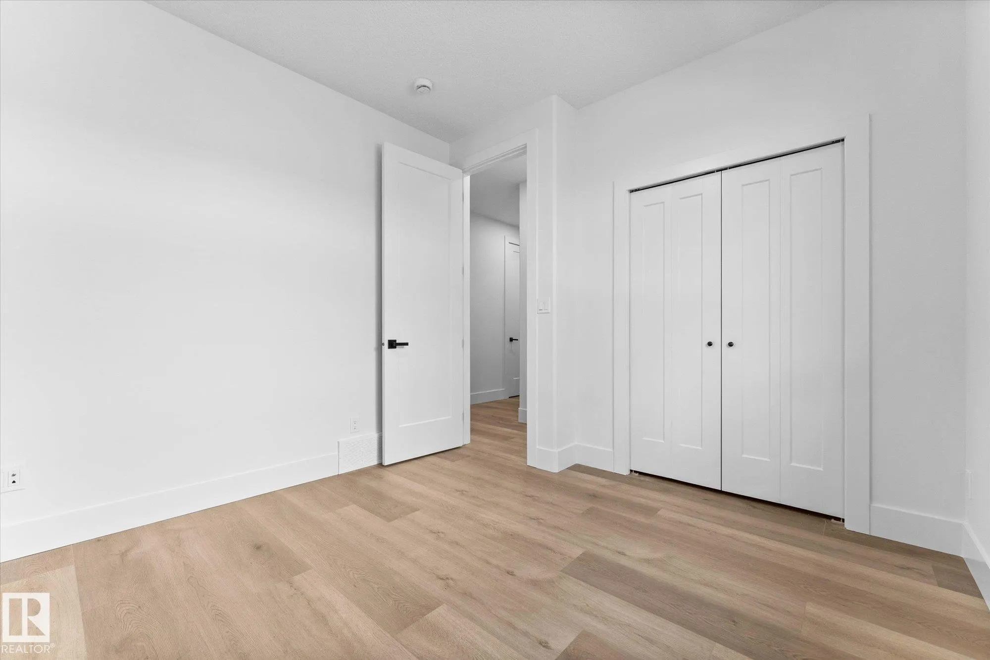 325 MEADOWVIEW Drive