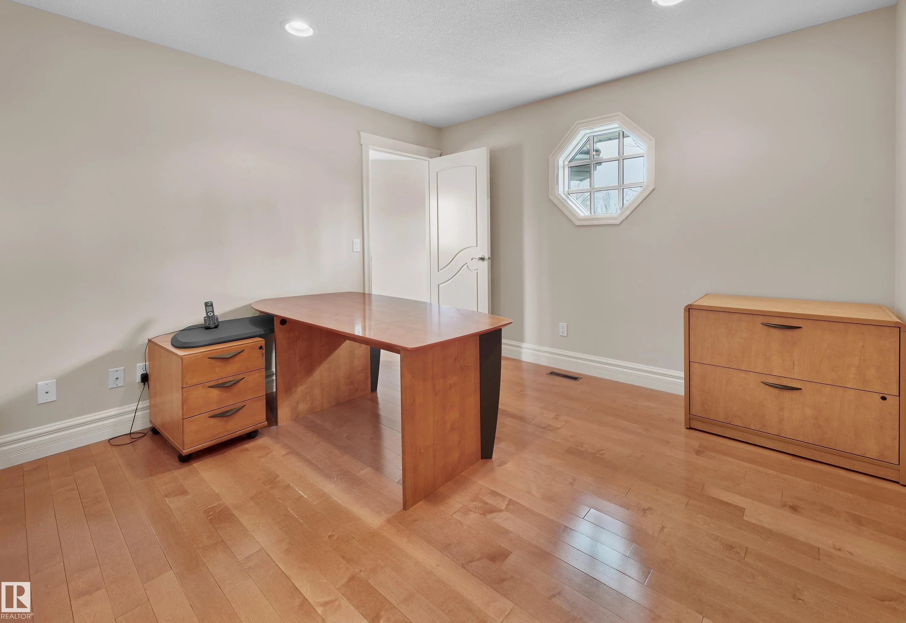74 WINDERMERE Drive