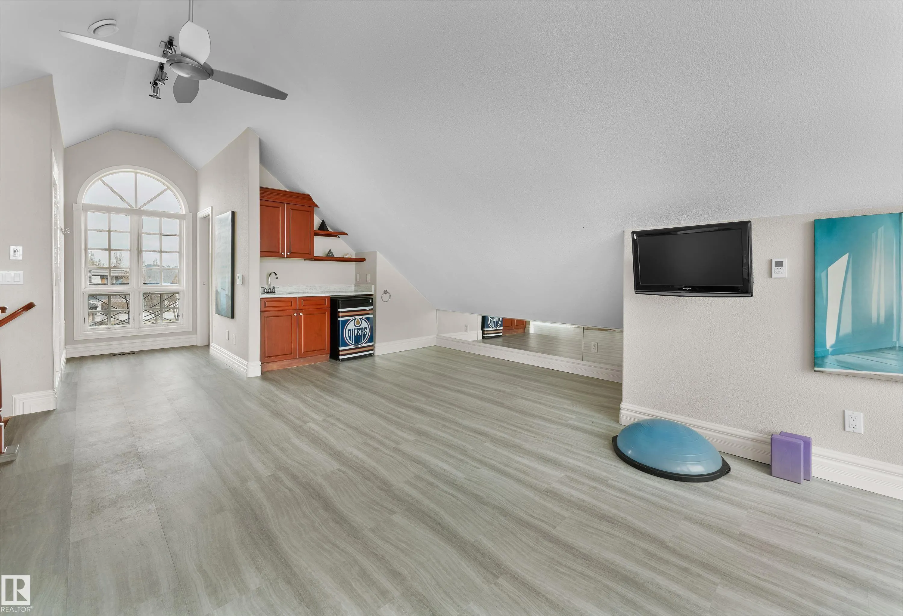 74 WINDERMERE Drive