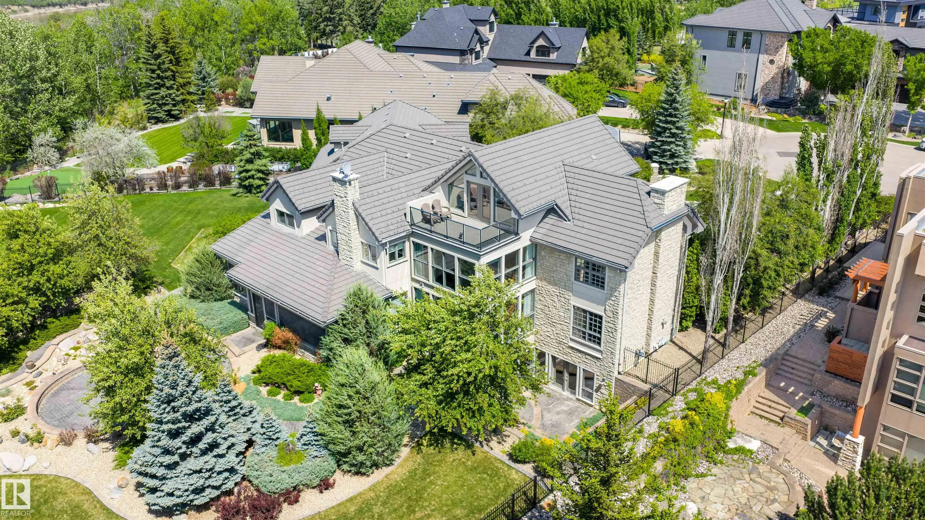 74 WINDERMERE Drive