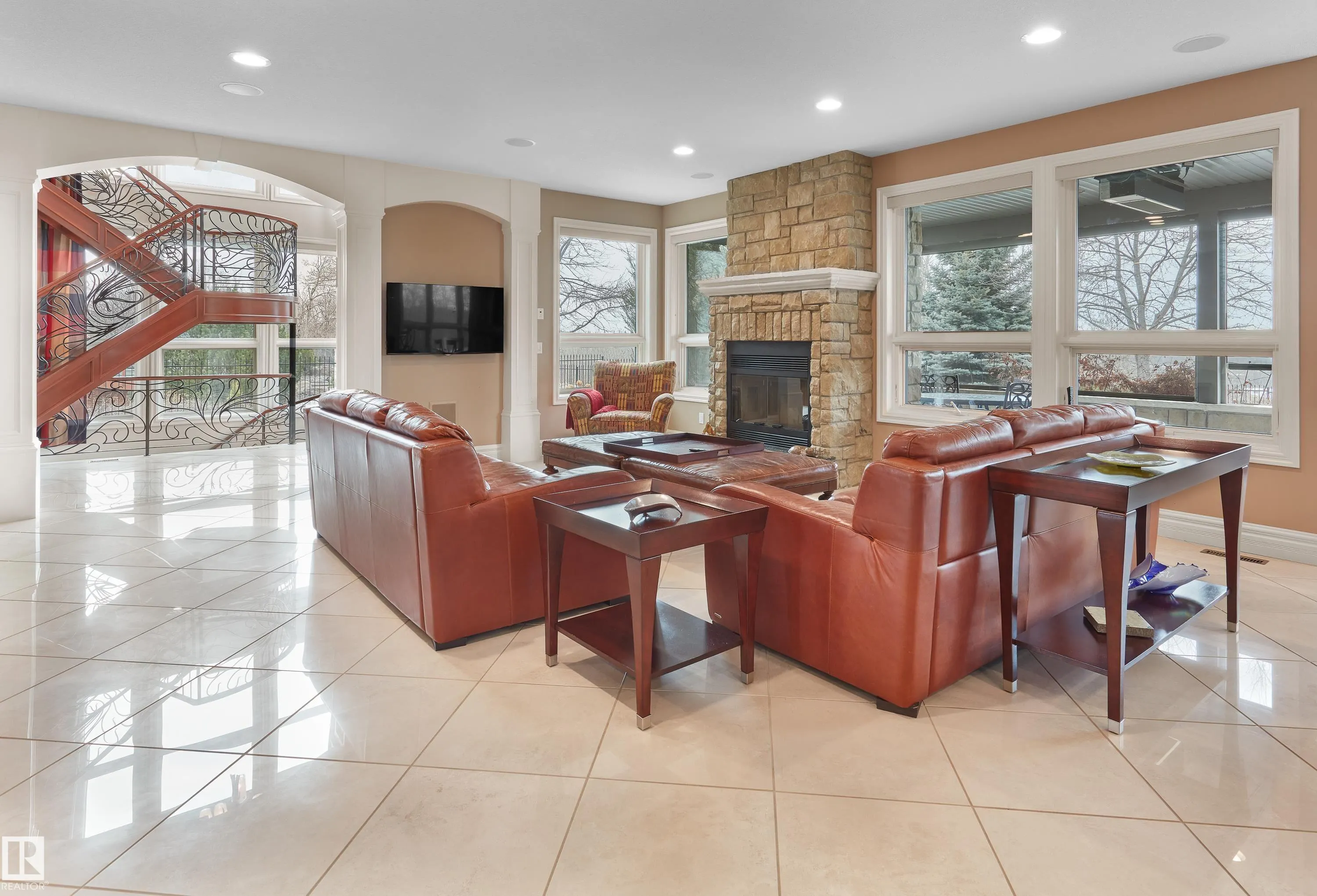 74 WINDERMERE Drive