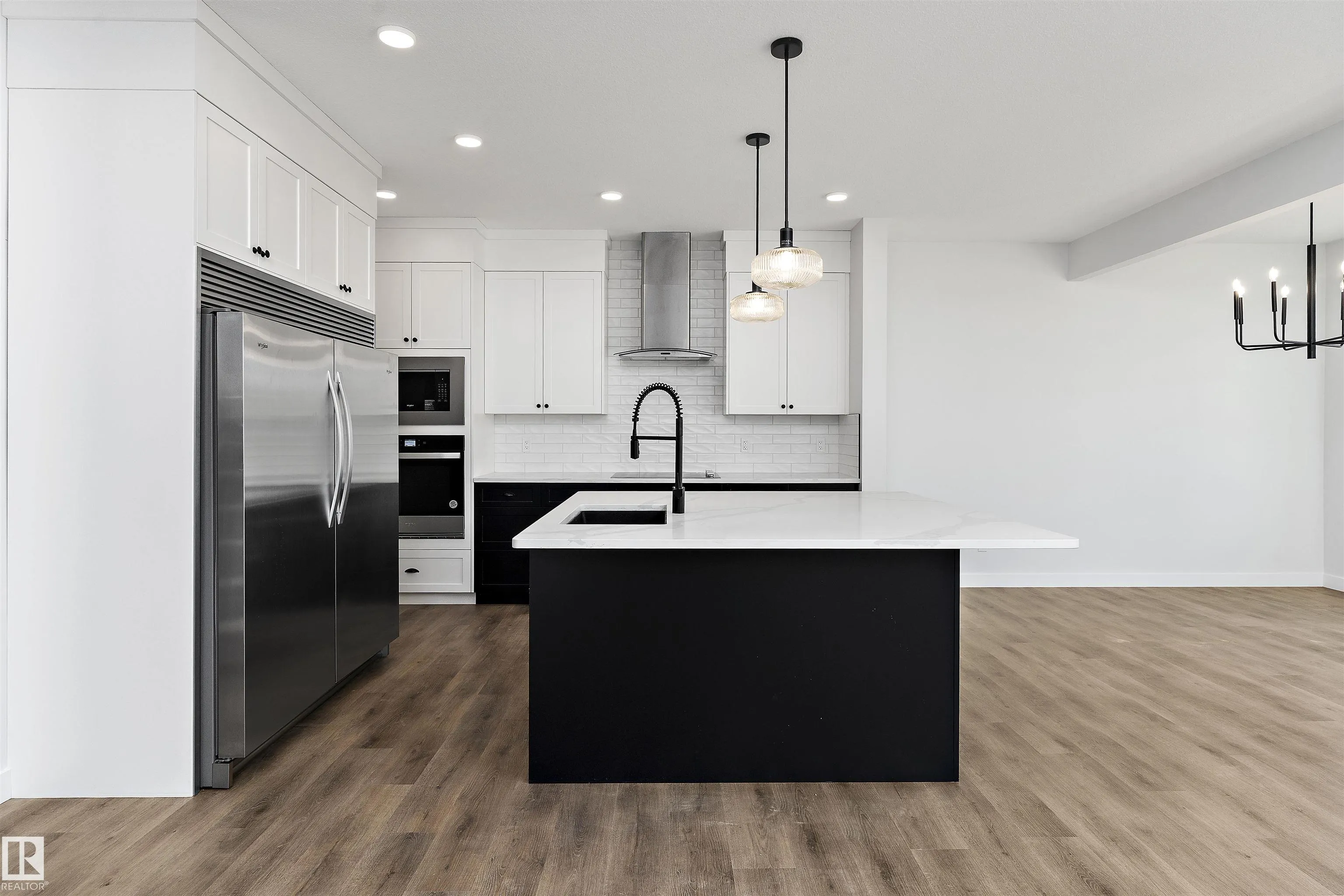 1075 Cristall Crescent