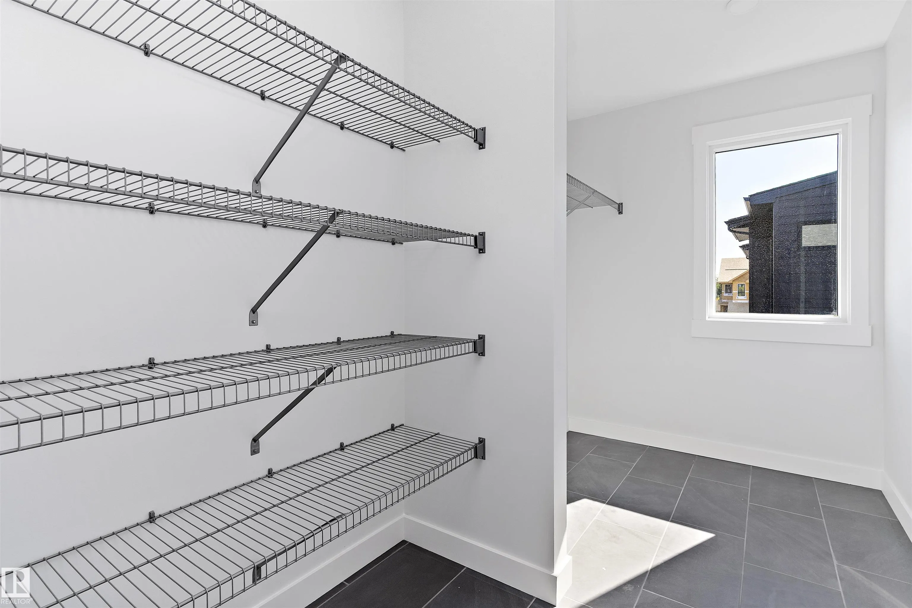 1075 Cristall Crescent