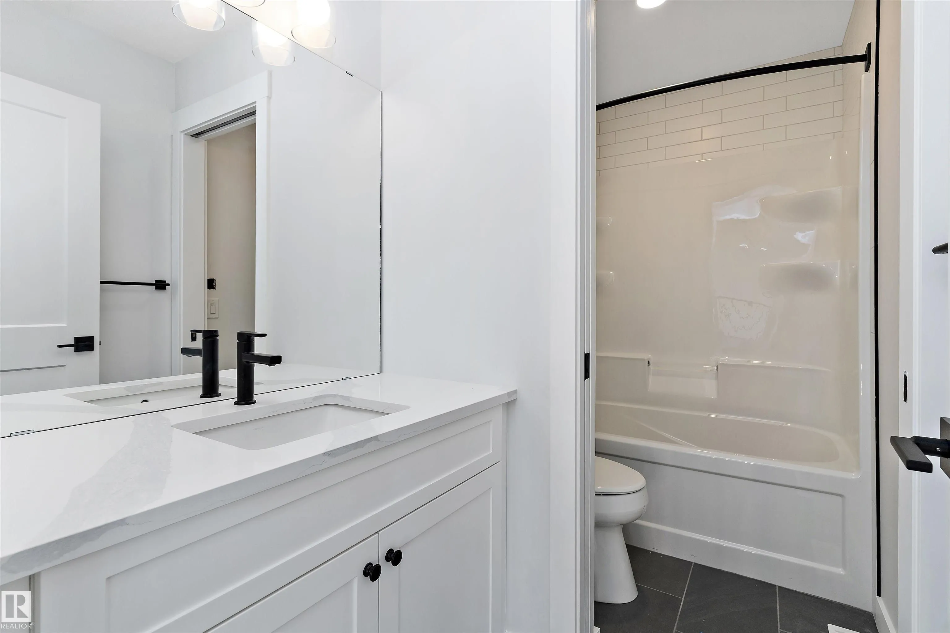 1075 Cristall Crescent