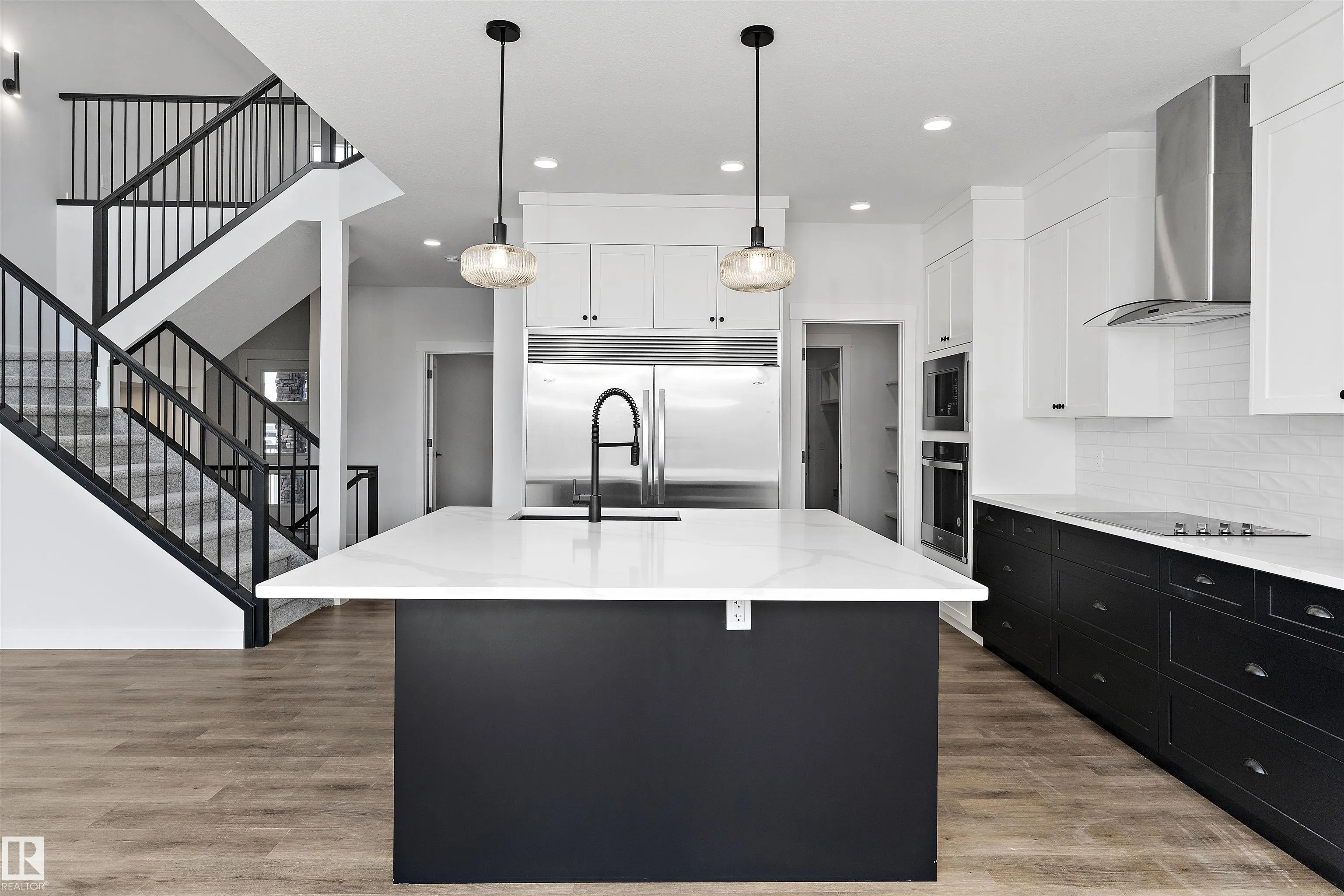 1075 Cristall Crescent