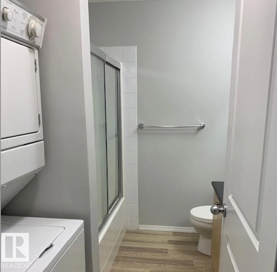 70 WOODSMERE Close