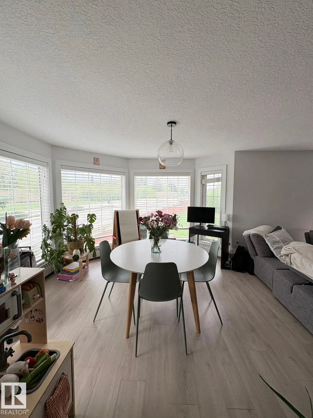3 PERRON Street