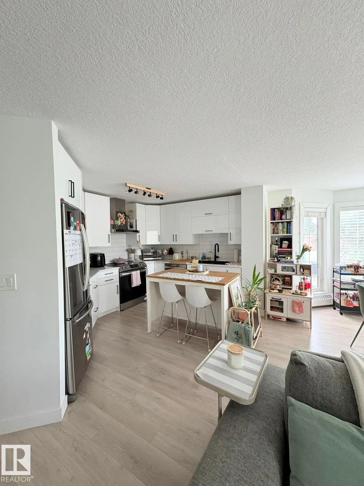 3 PERRON Street