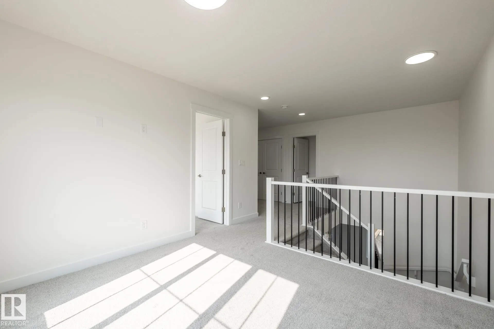 4707 HAWTHORN Lane