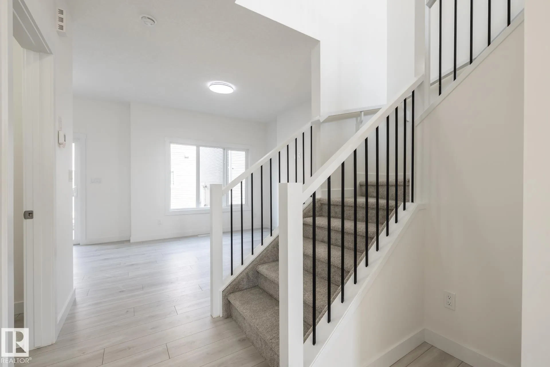 4707 HAWTHORN Lane