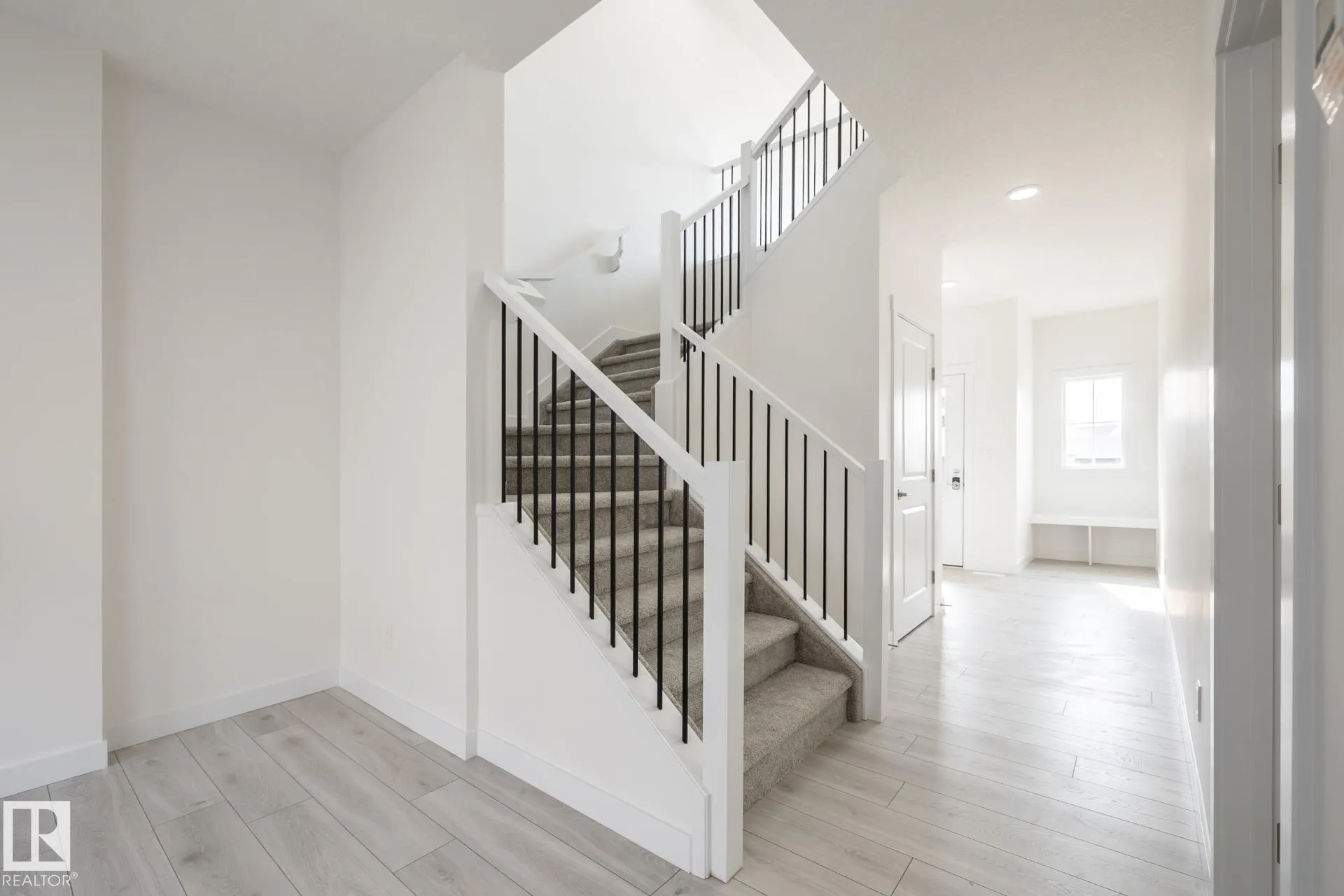4707 HAWTHORN Lane