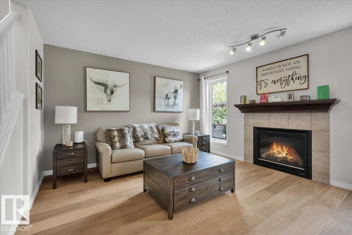 815 FOXWOOD Bay
