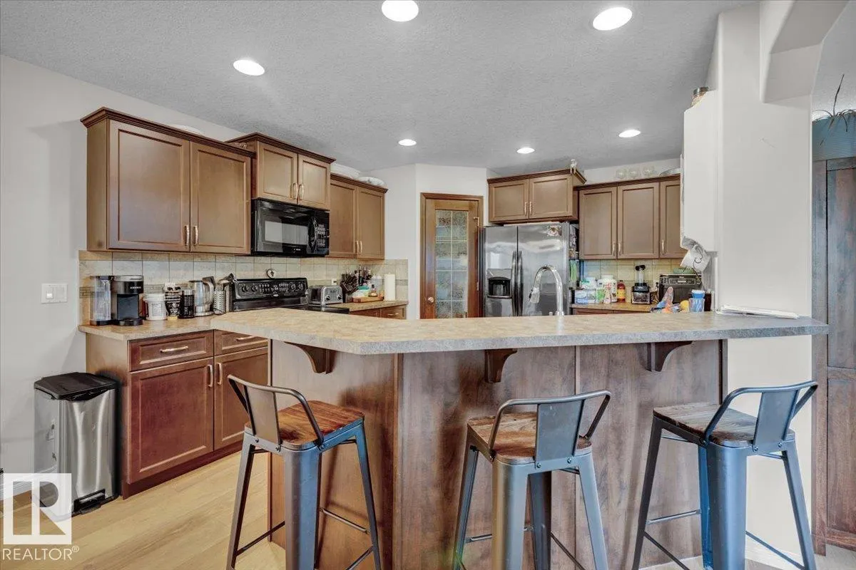 815 FOXWOOD Bay