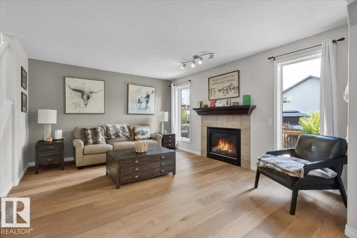 815 FOXWOOD Bay