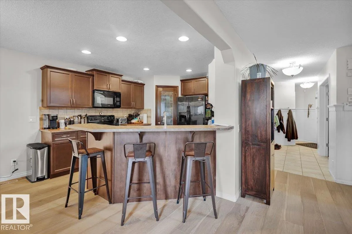 815 FOXWOOD Bay