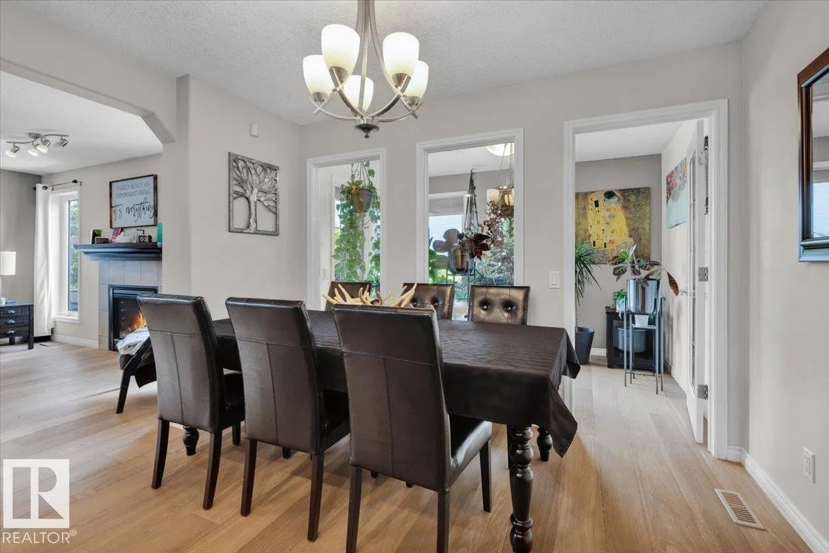 815 FOXWOOD Bay