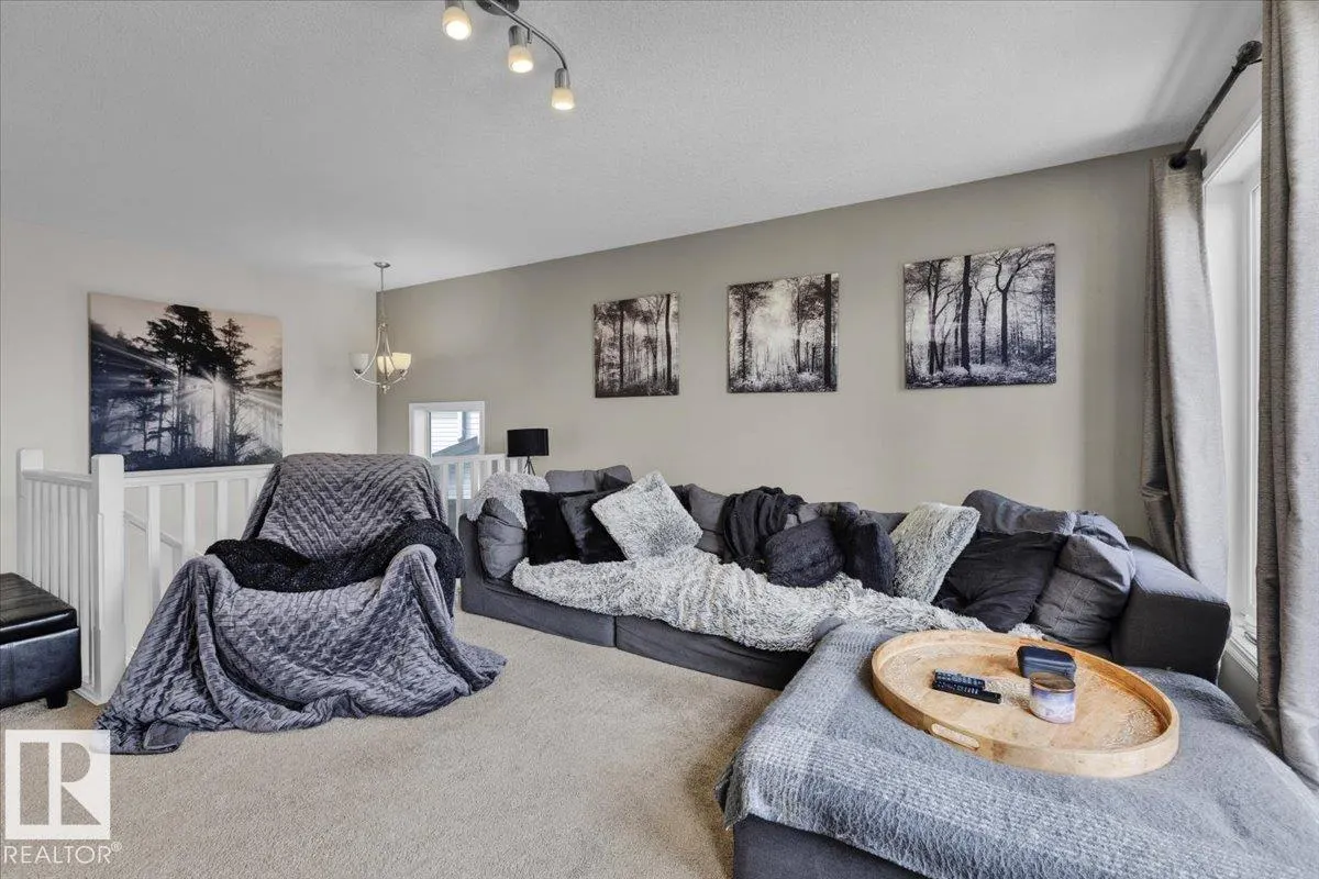 815 FOXWOOD Bay