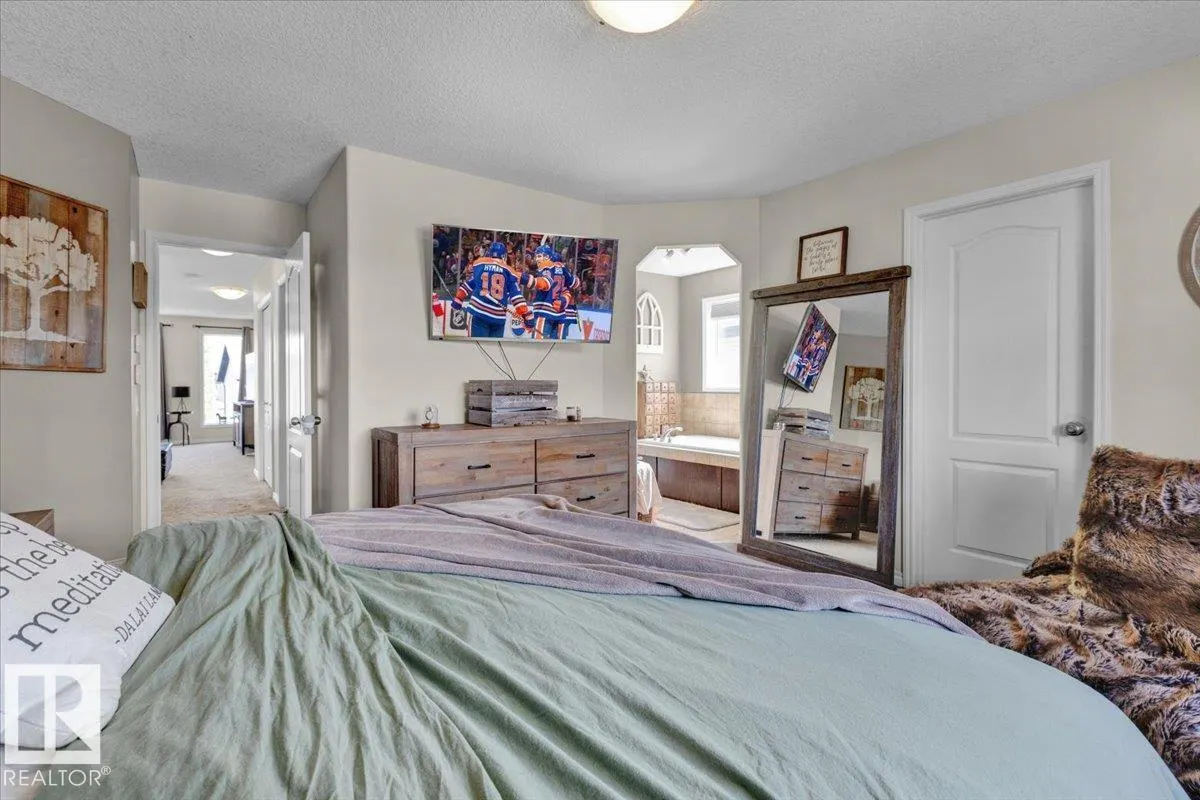 815 FOXWOOD Bay