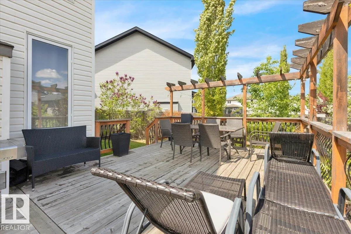 815 FOXWOOD Bay