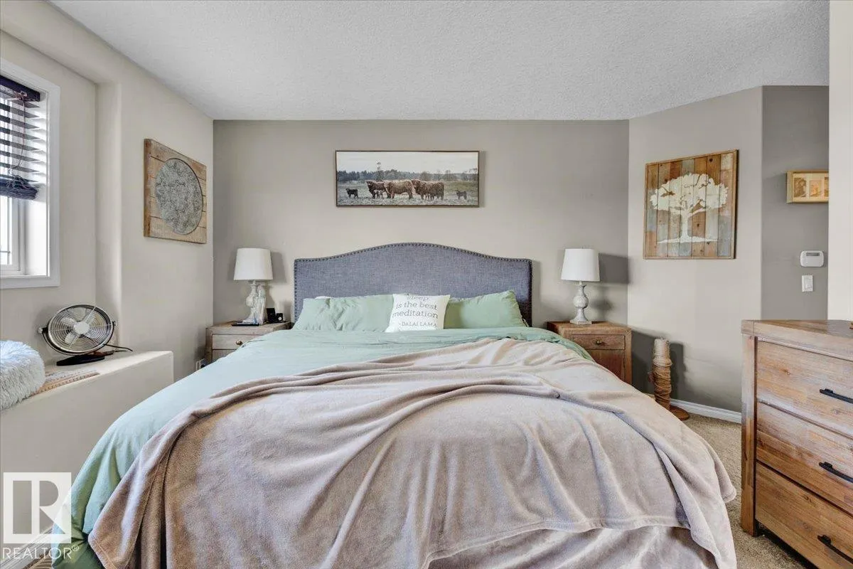 815 FOXWOOD Bay