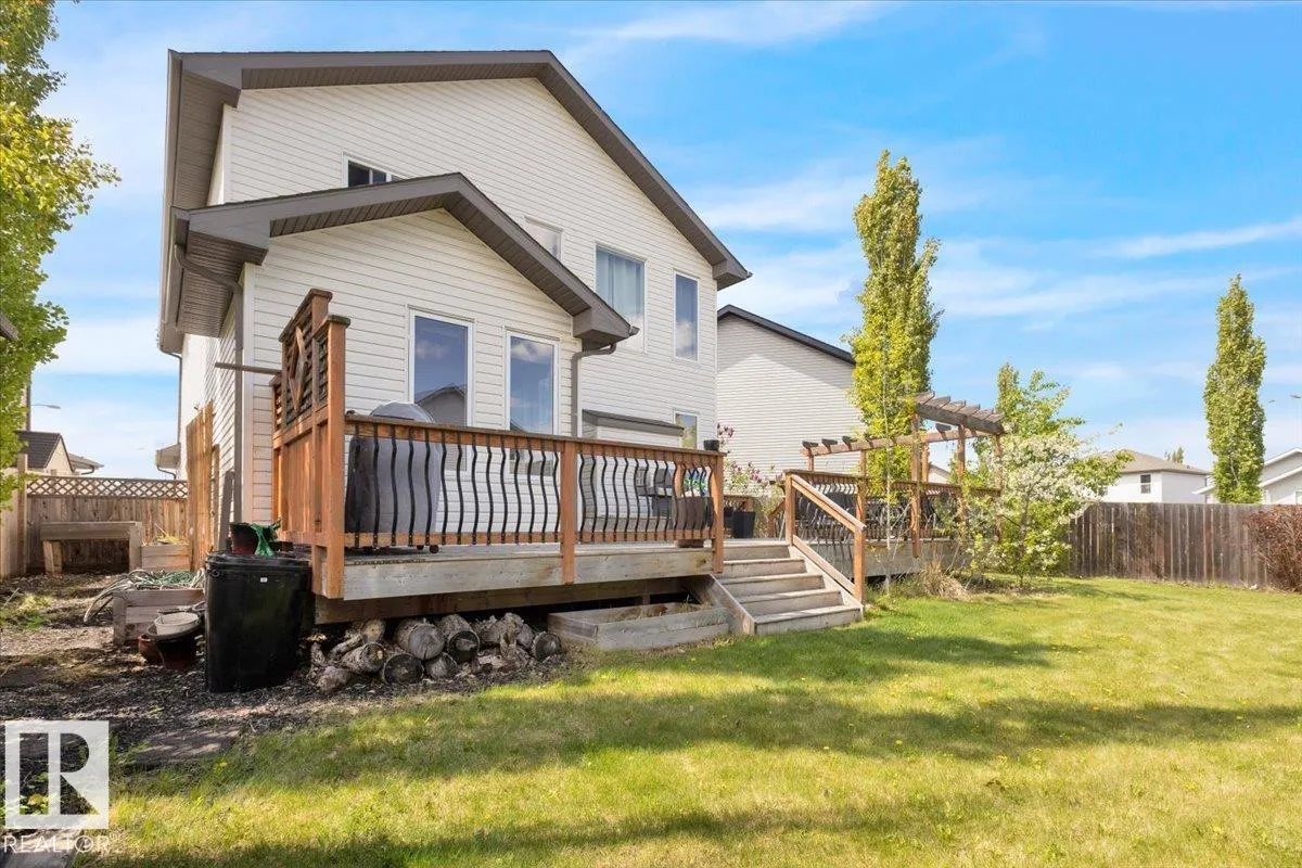 815 FOXWOOD Bay