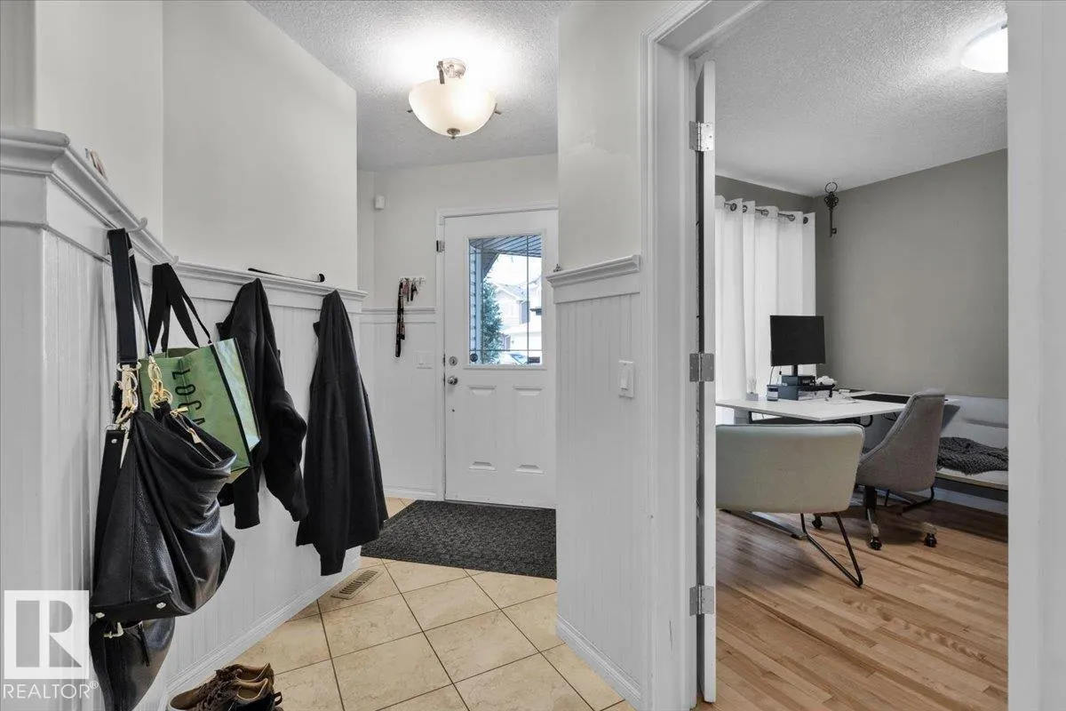 815 FOXWOOD Bay