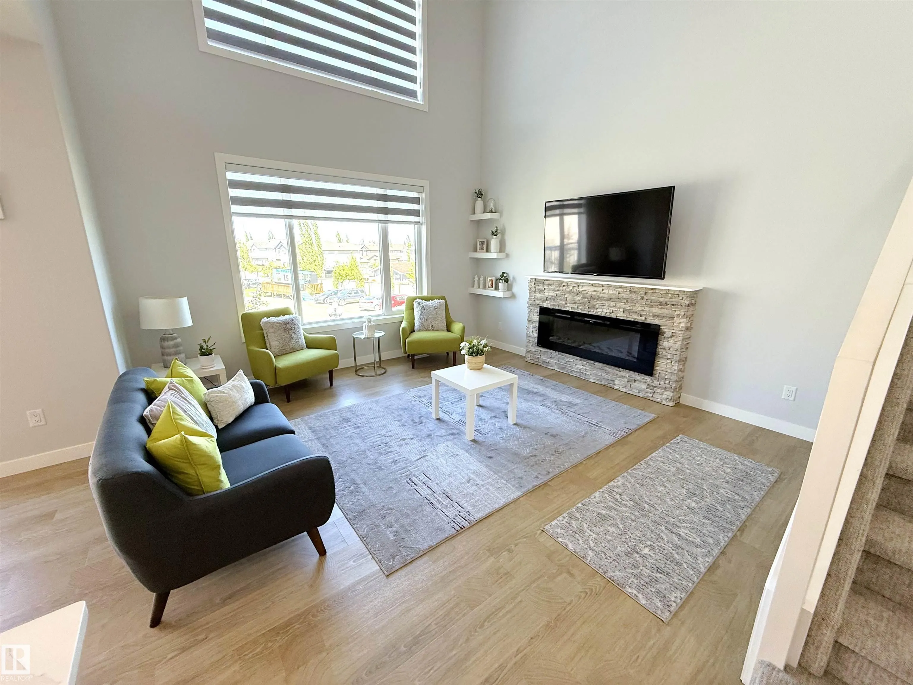 82 MEADOWLAND Way