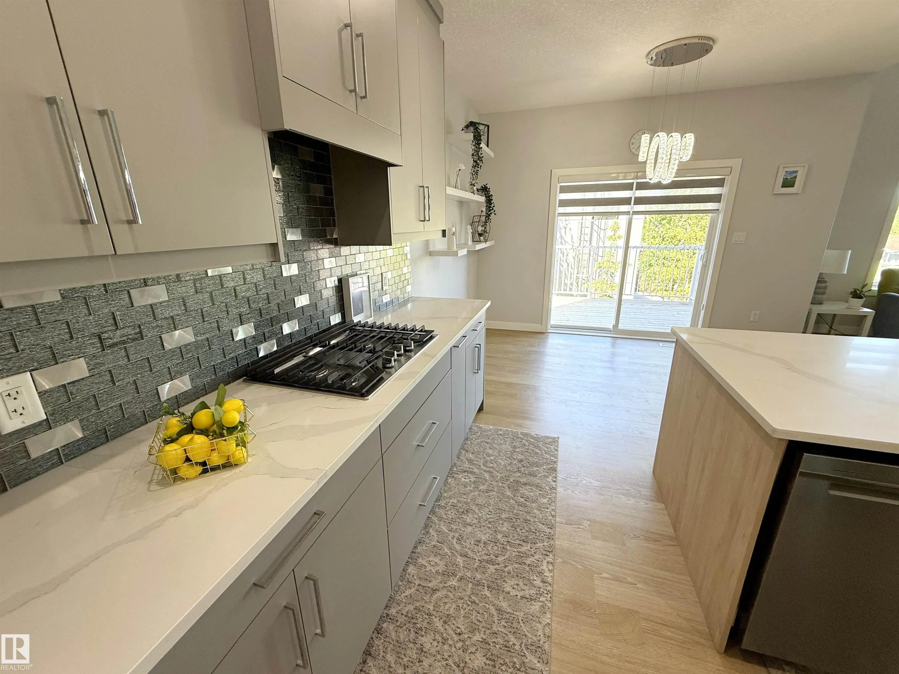 82 MEADOWLAND Way