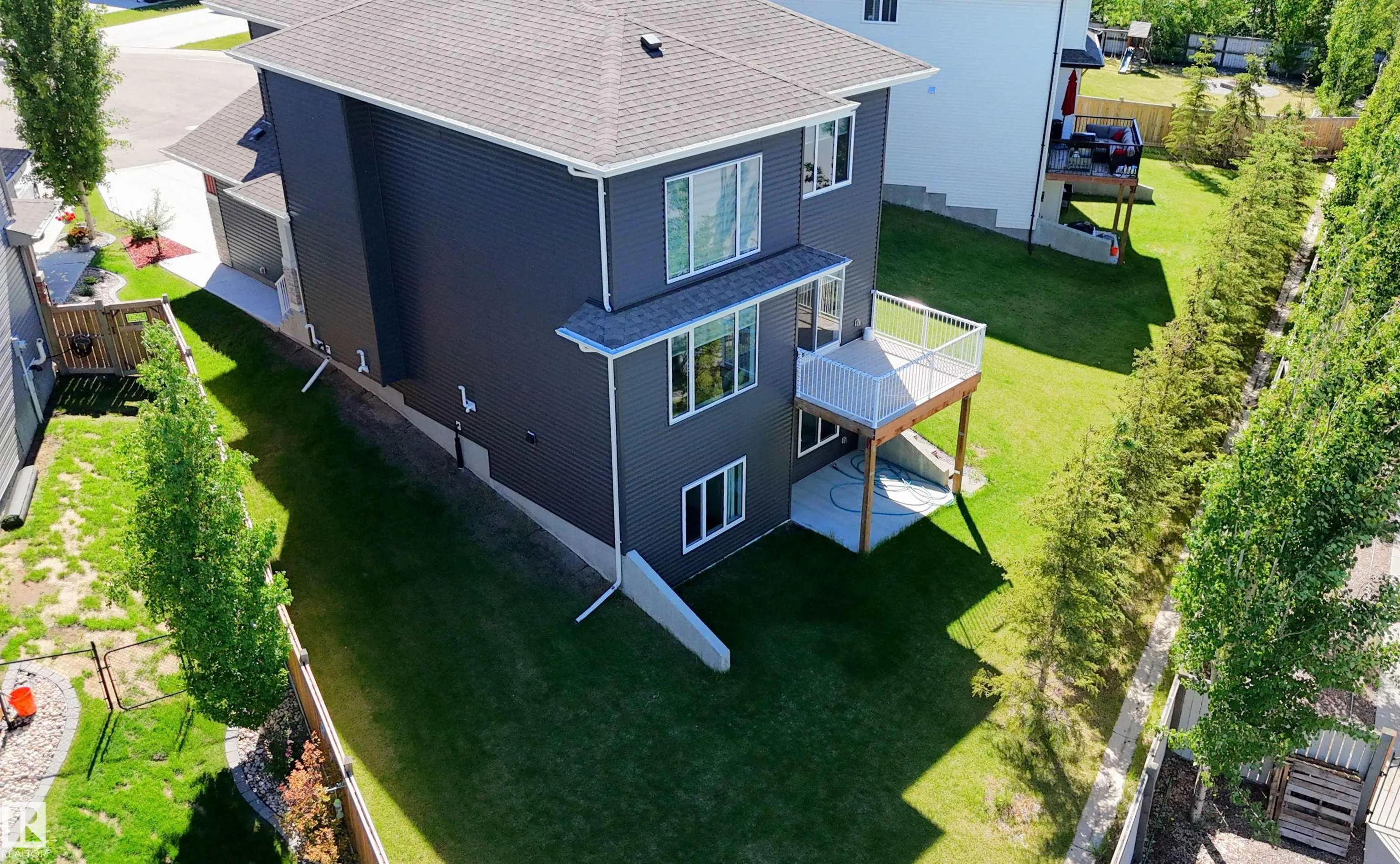 82 MEADOWLAND Way