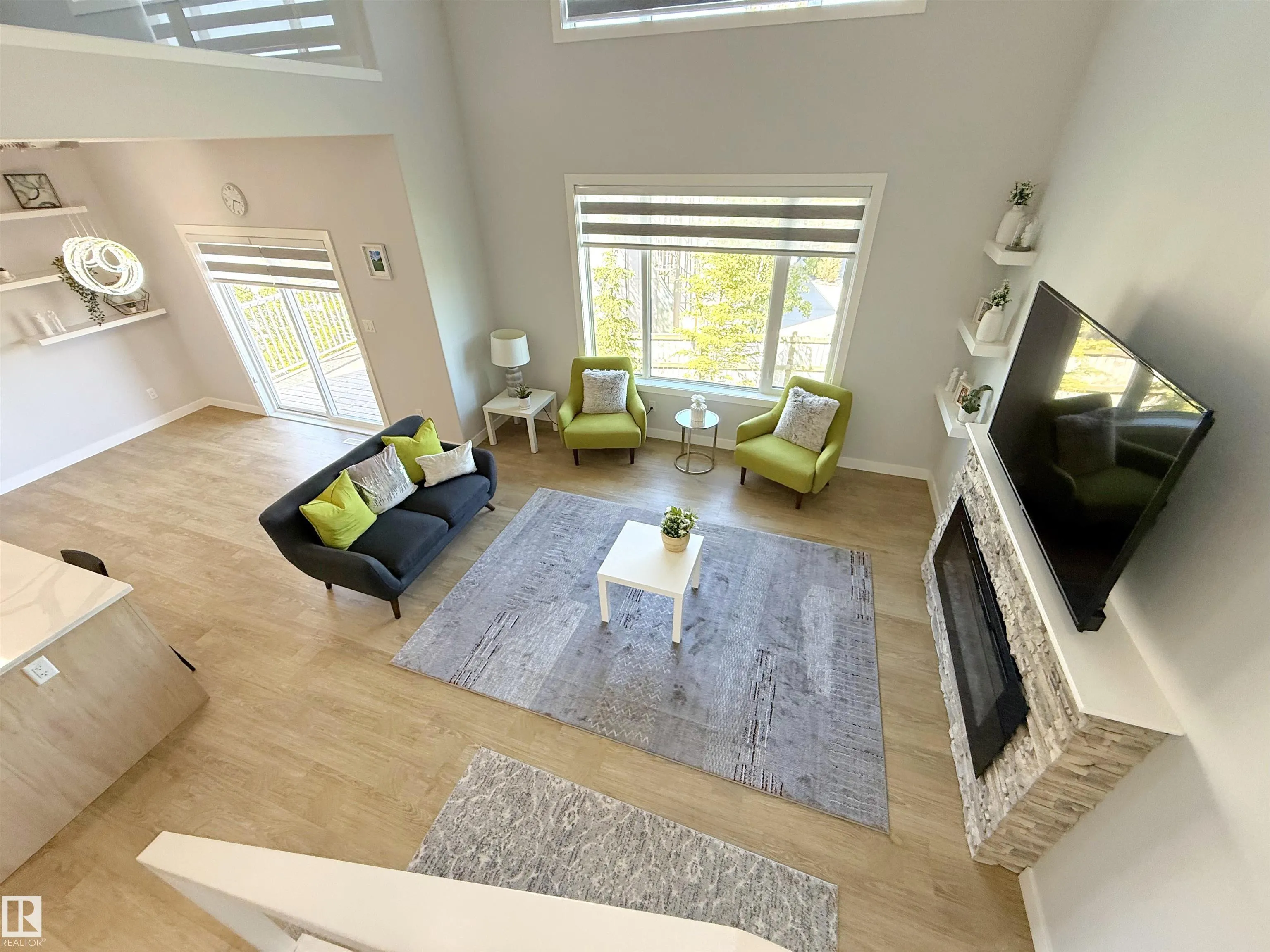 82 MEADOWLAND Way