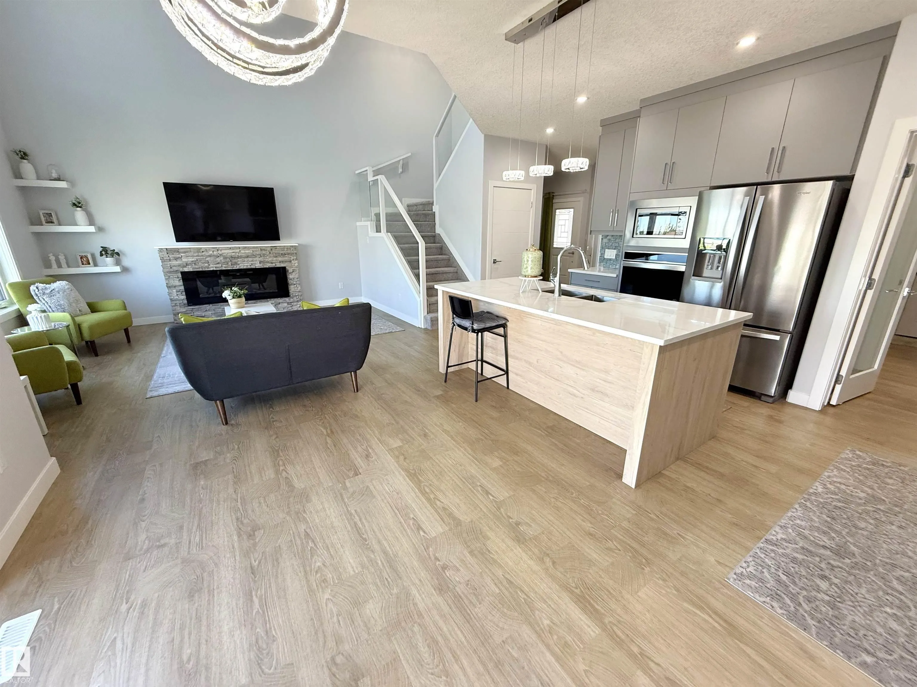82 MEADOWLAND Way