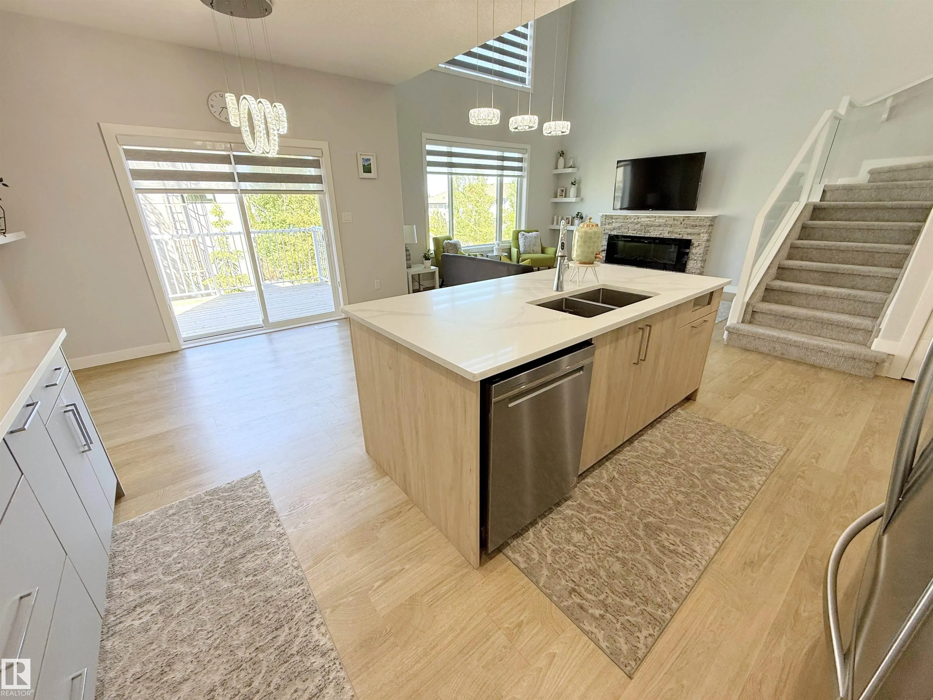 82 MEADOWLAND Way