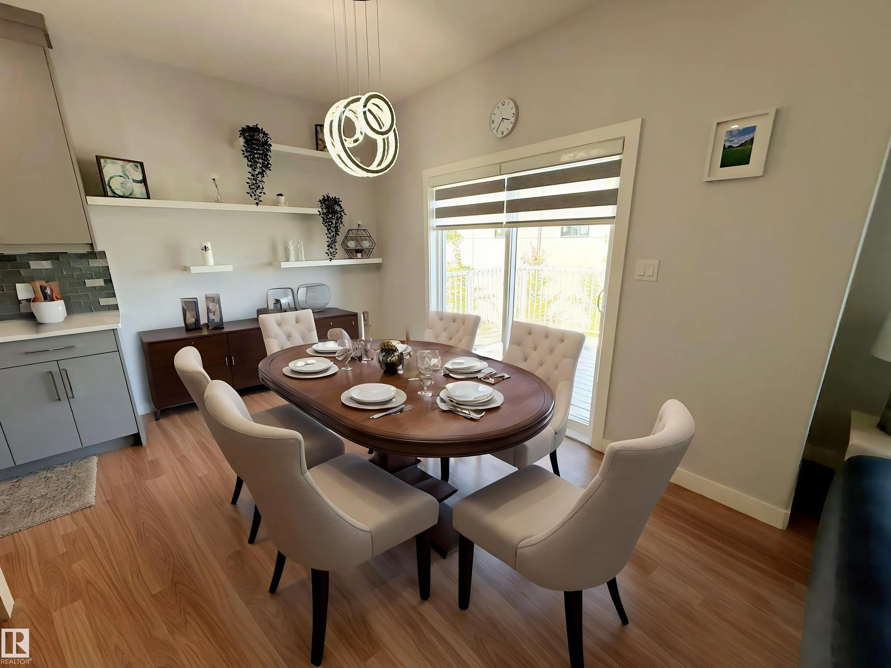 82 MEADOWLAND Way