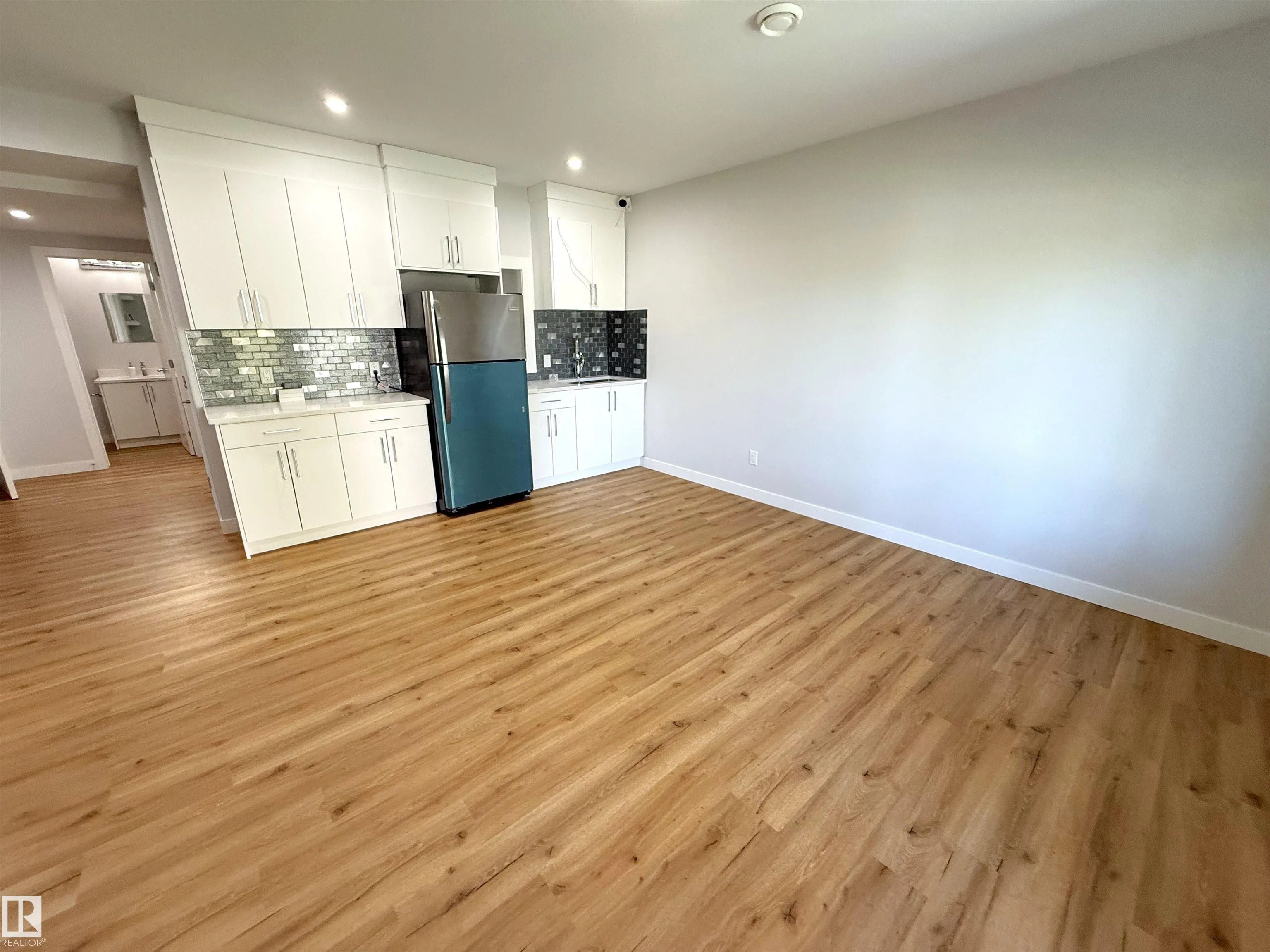 82 MEADOWLAND Way