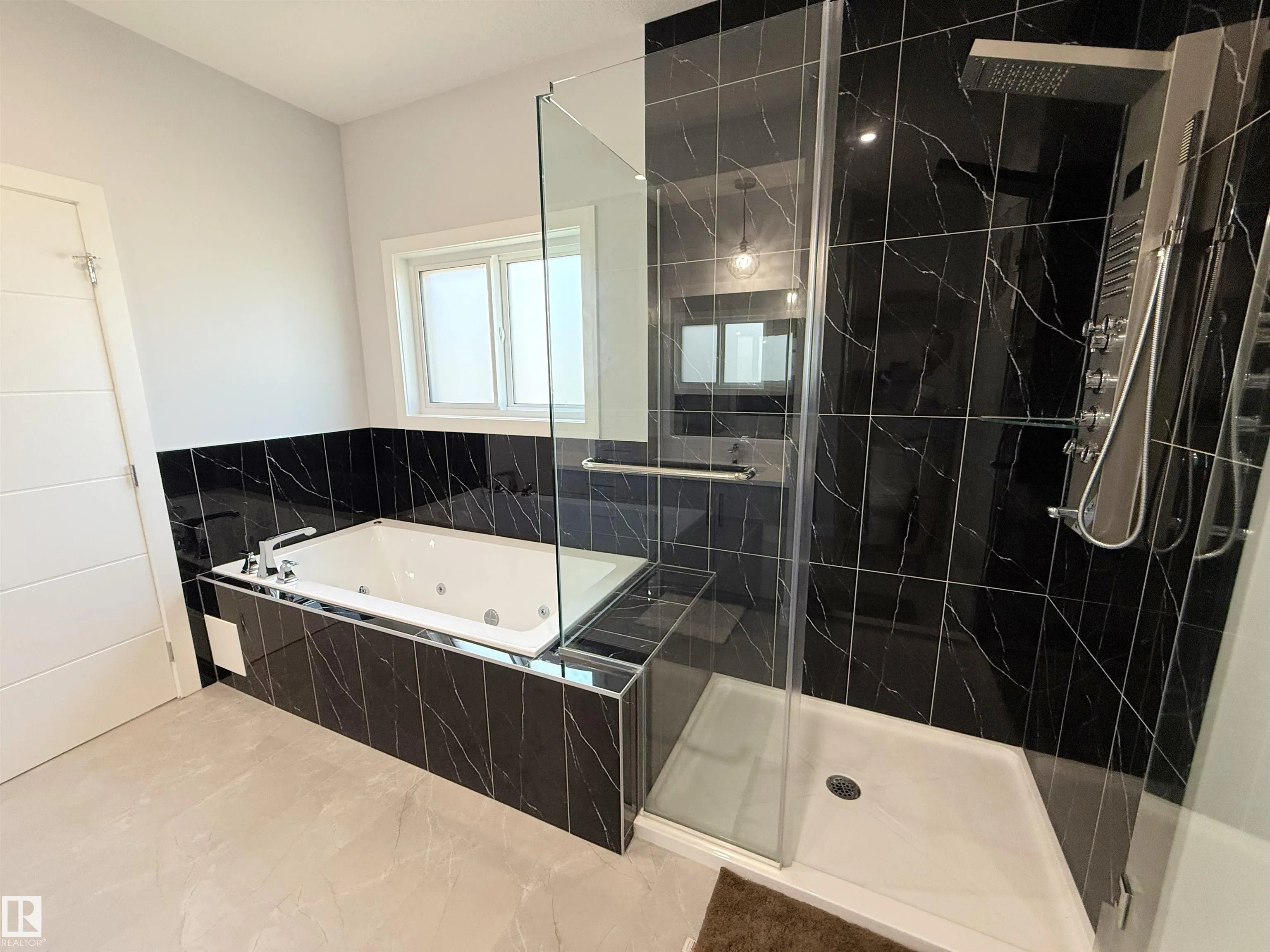 82 MEADOWLAND Way